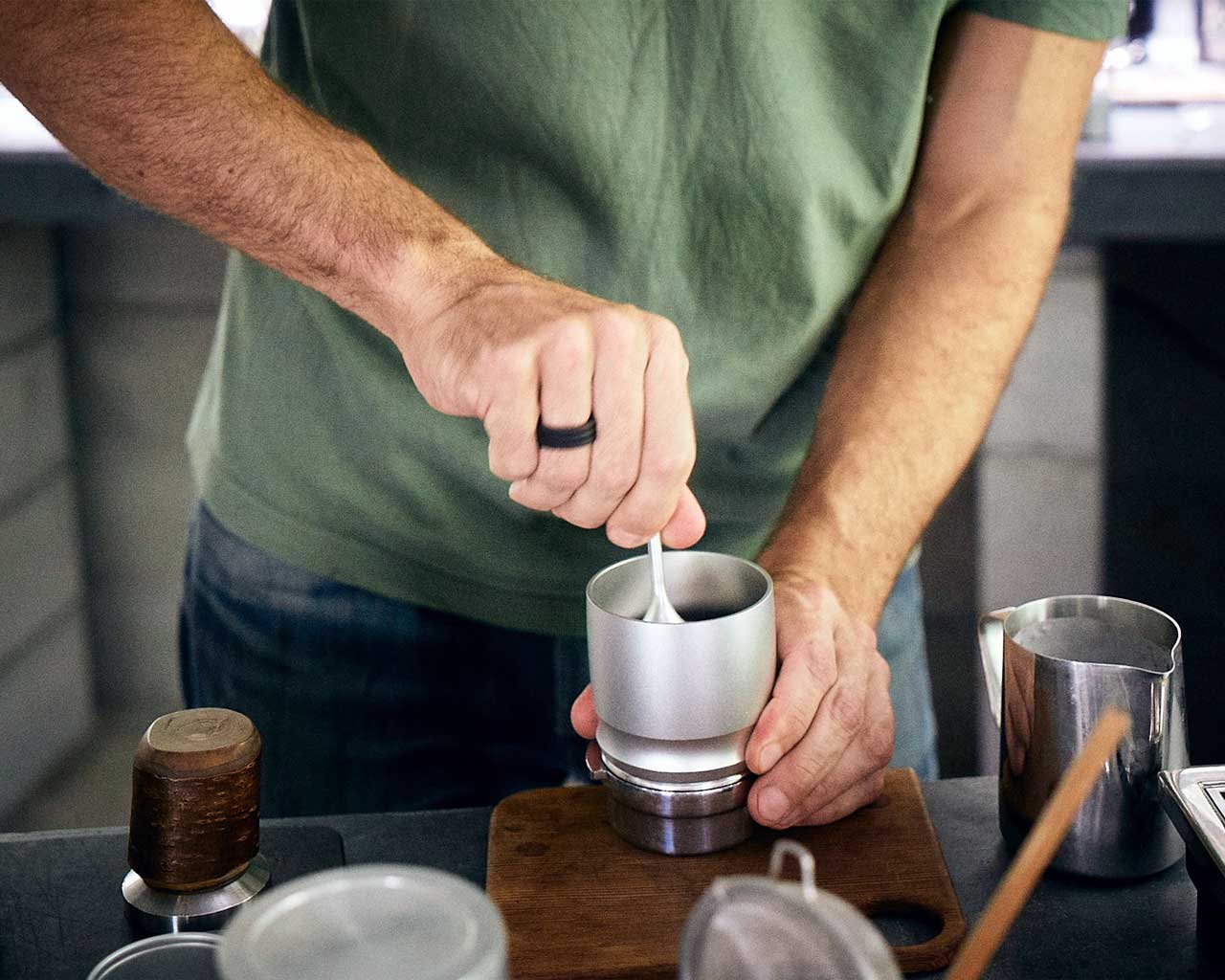 Blind Shaker in Silver dispensing coffee [silver]